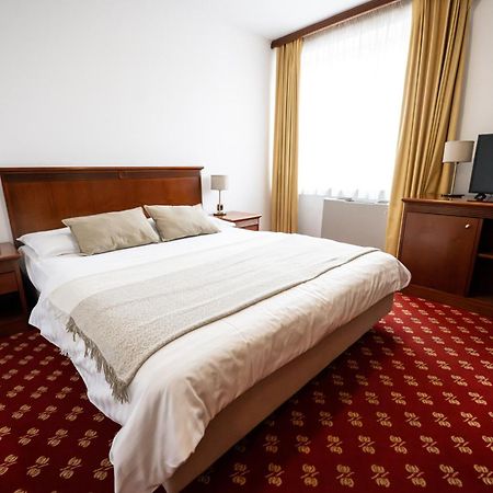Hotel Zvezda Murska Sobota Dış mekan fotoğraf
